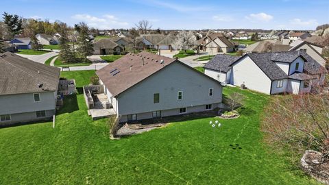 Tiny photo for 11612 Yellowstone Trail, Harlan, IN 46743 (MLS # 202611914)