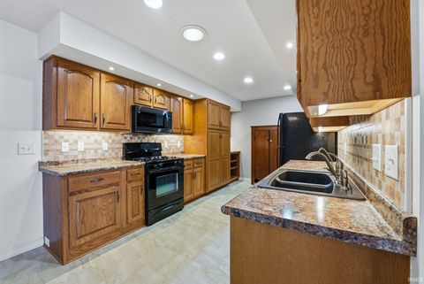 Tiny photo for 11612 Yellowstone Trail, Harlan, IN 46743 (MLS # 202611914)