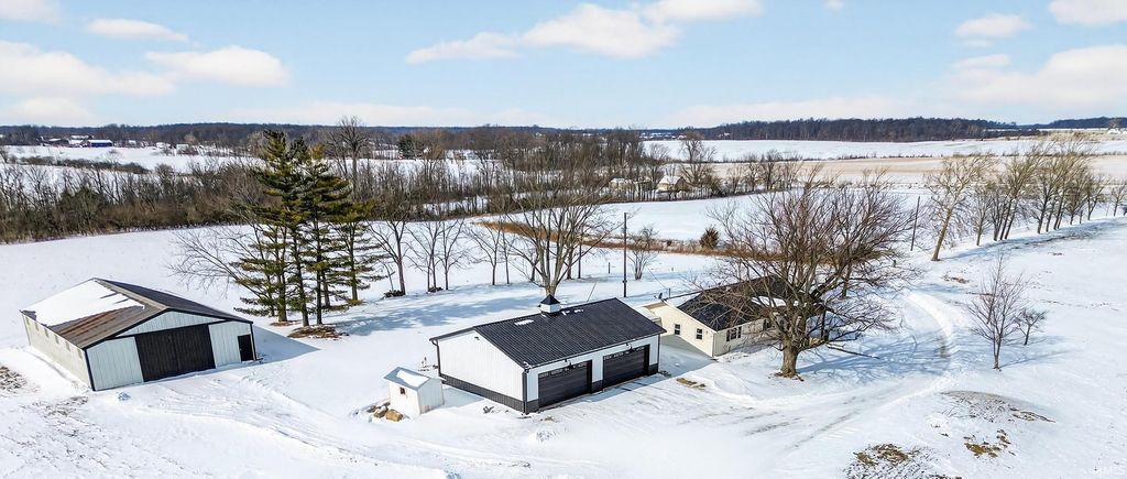 Photo of 9810 E 400 SOUTH, Upland, IN 46989 (MLS # 202602964)