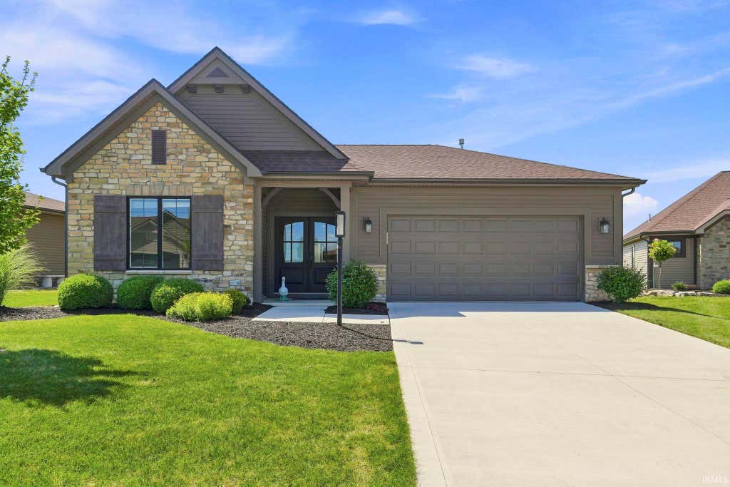 Photo of 12461 Bellino Crossing, Fort Wayne, IN 46818 (MLS # 202630723)