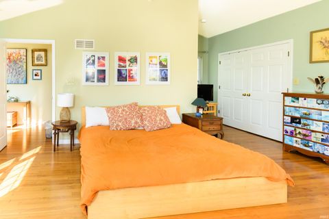 Tiny photo for 420 N Oak Street, Bloomington, IN 47404 (MLS # 202612943)