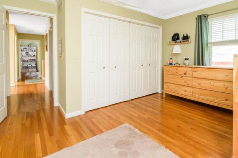 Tiny photo for 420 N Oak Street, Bloomington, IN 47404 (MLS # 202612943)