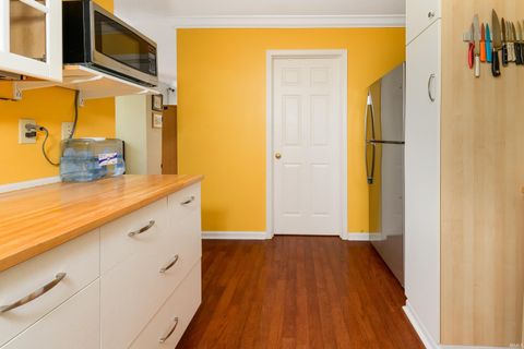 Tiny photo for 420 N Oak Street, Bloomington, IN 47404 (MLS # 202612943)