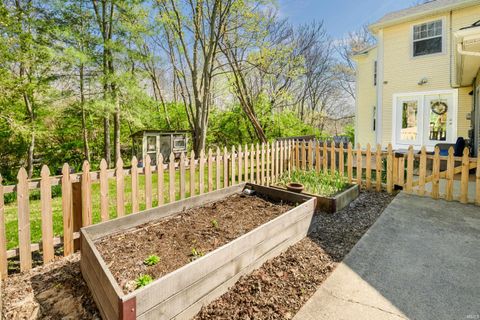 Tiny photo for 420 N Oak Street, Bloomington, IN 47404 (MLS # 202612943)