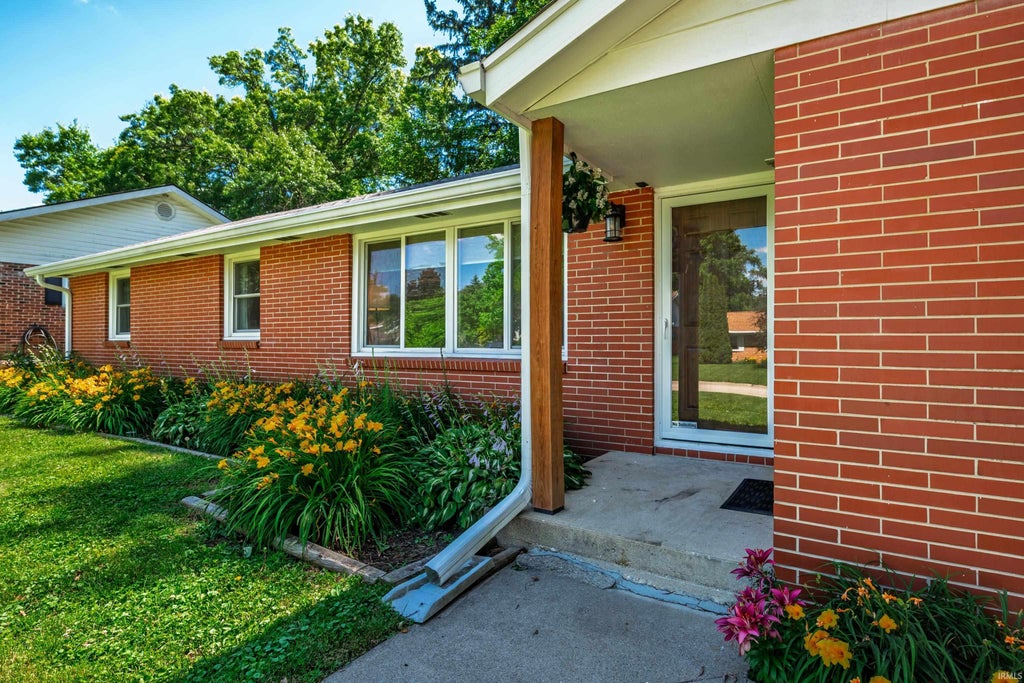Photo of 1505 N Briar Road, Muncie, IN 47304 (MLS # 202623683)