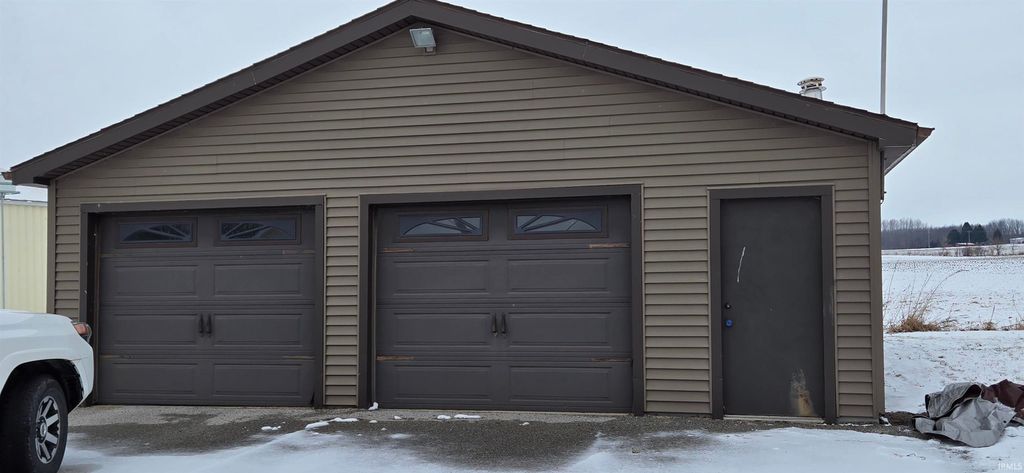 Photo of 33 E Ireland Drive, North Manchester, IN 46962 (MLS # 202600240)