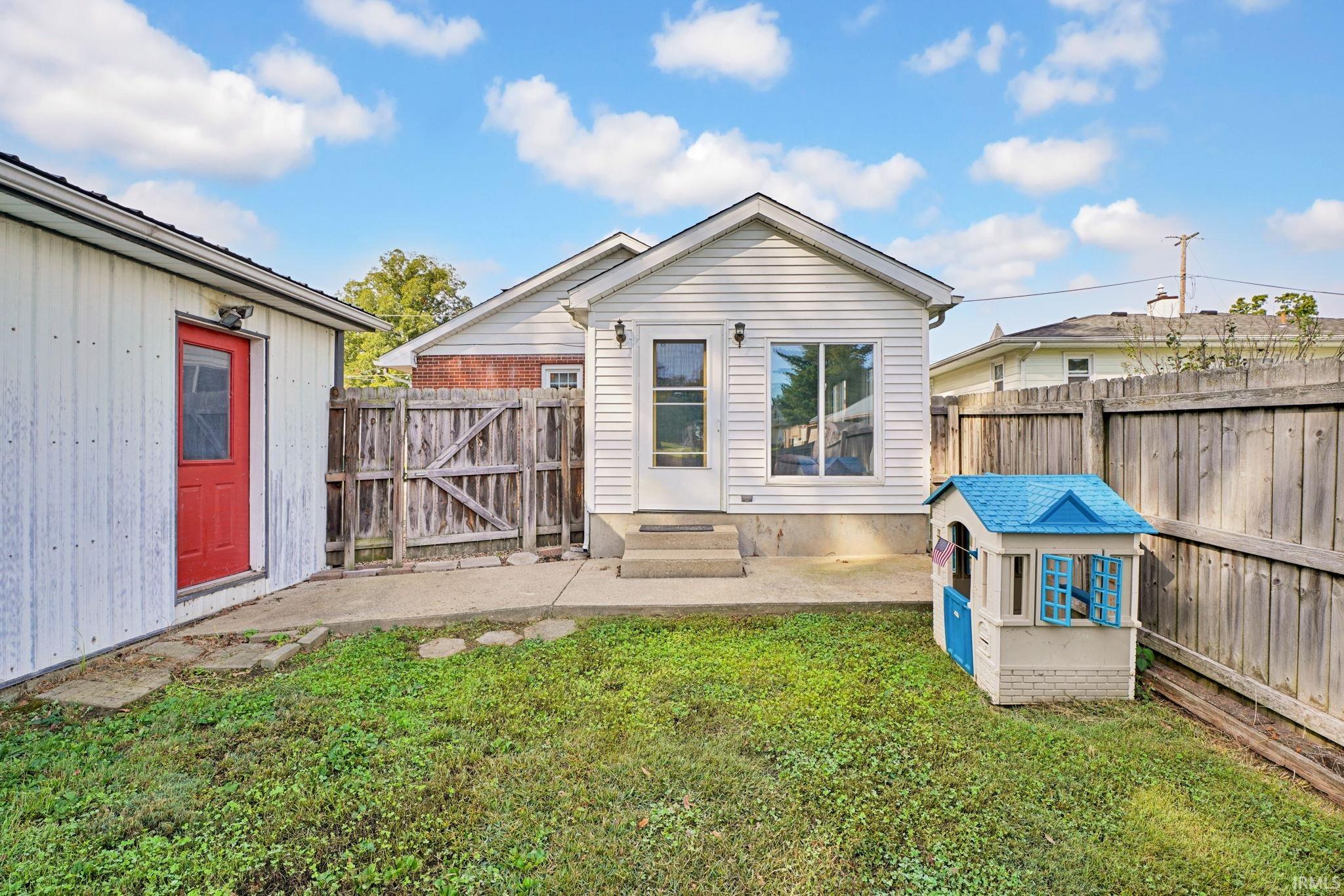 Poseyville, Indiana 47633, United States, 2 Bedrooms Bedrooms, ,2 BathroomsBathrooms,Residential,Active,230255