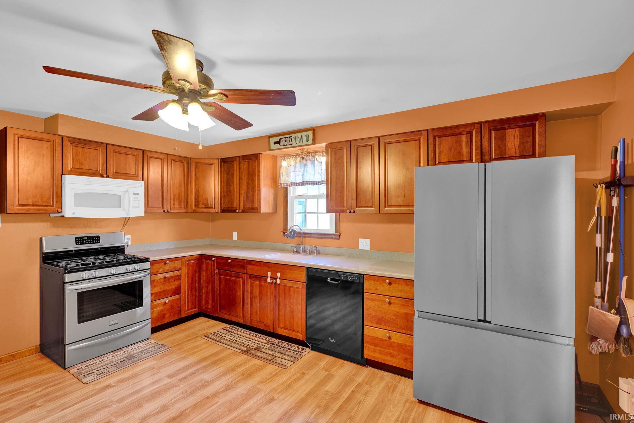 Poseyville, Indiana 47633, United States, 2 Bedrooms Bedrooms, ,2 BathroomsBathrooms,Residential,Active,230255