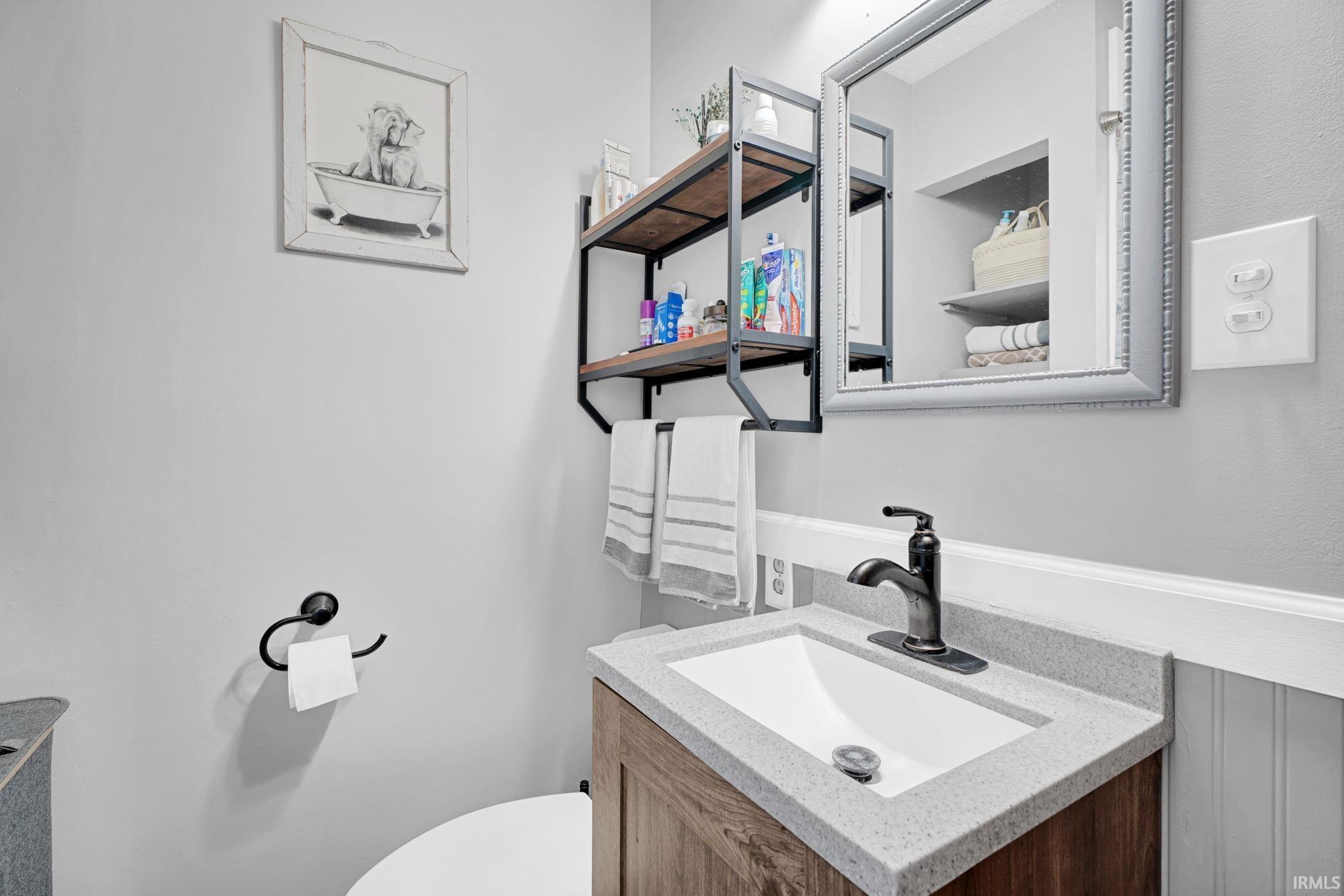 Poseyville, Indiana 47633, United States, 2 Bedrooms Bedrooms, ,2 BathroomsBathrooms,Residential,Active,230255