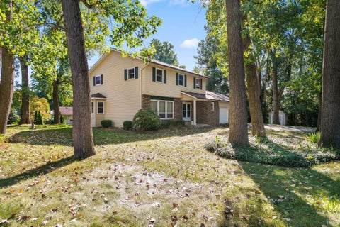 Tiny photo for 17971 Tollview Drive, South Bend, IN 46635 (MLS # 202626776)