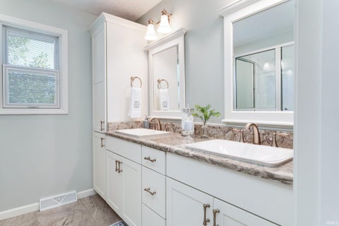 Tiny photo for 17971 Tollview Drive, South Bend, IN 46635 (MLS # 202626776)