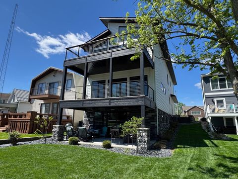 Photo of 2131 Boulevard Street, Rochester, IN 46975 (MLS # 202548203)