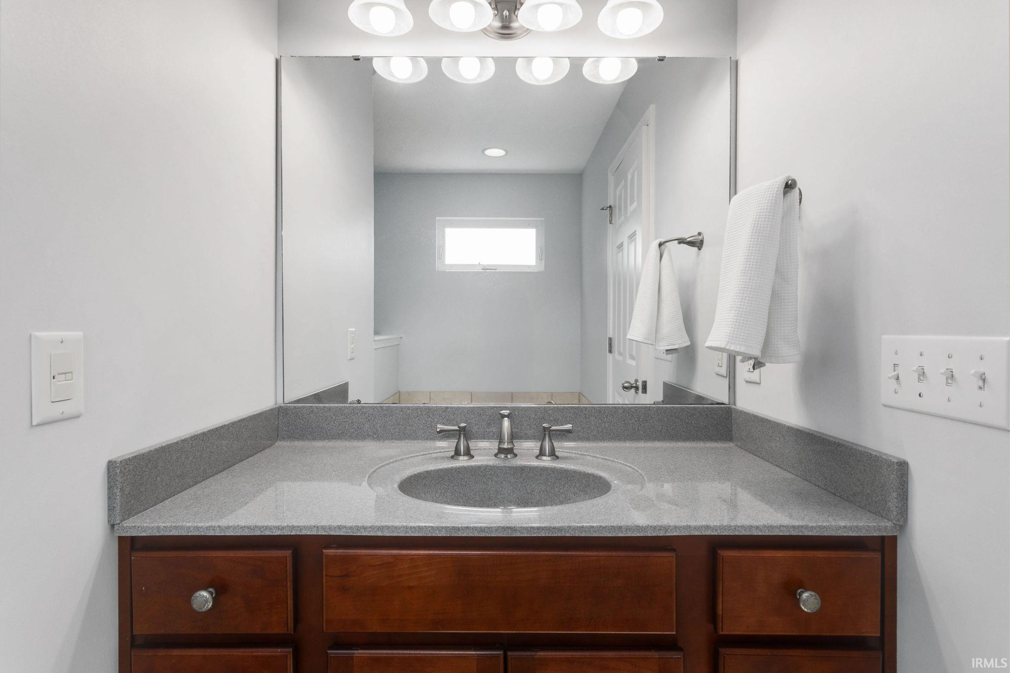 Osceola, Indiana 46561, United States, 3 Bedrooms Bedrooms, ,2 BathroomsBathrooms,Residential,Active,169656