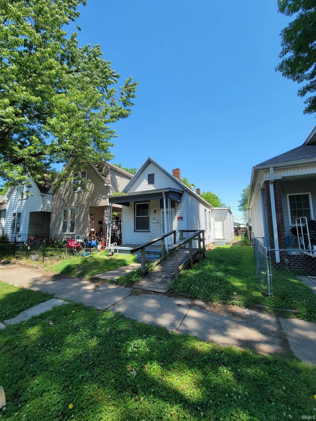 Photo of 720 E Florida Street, Evansville, IN 47711 (MLS # 202613517)