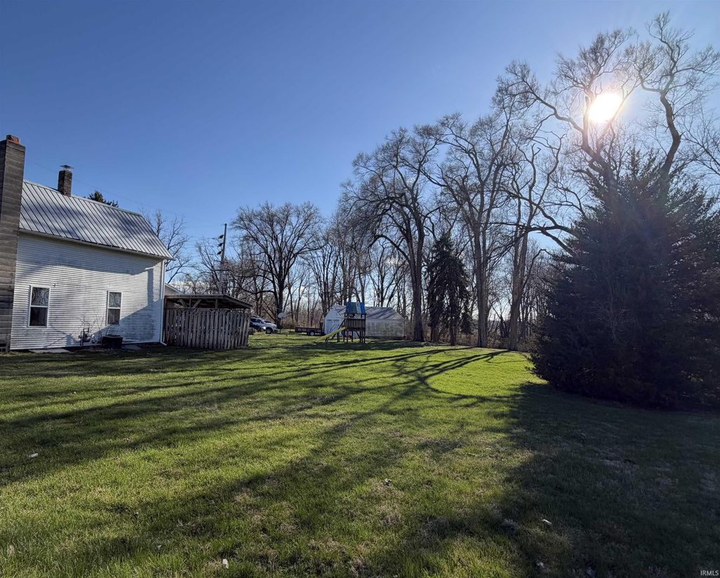 Photo of 1101 N Huntington Street, Syracuse, IN 46567 (MLS # 202610538)