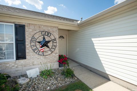 Tiny photo for 223 Ariel Court, Kokomo, IN 46901 (MLS # 202534759)
