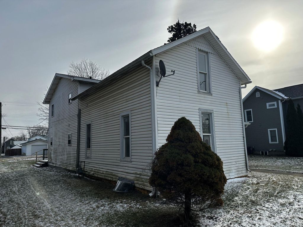 Photo of 218 N Main Street, Topeka, IN 46571 (MLS # 202602032)