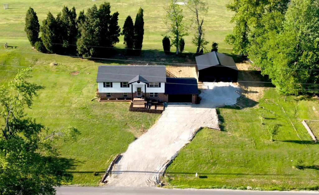 Photo of 6888 Oak Grove Road, Newburgh, IN 47630 (MLS # 202614937)