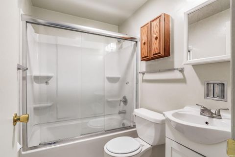 Tiny photo for 3234 Varsity Lane, Fort Wayne, IN 46805 (MLS # 202612316)