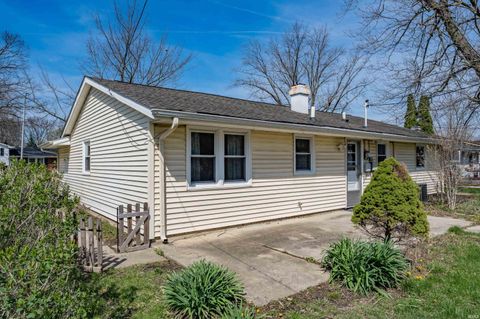 Tiny photo for 3234 Varsity Lane, Fort Wayne, IN 46805 (MLS # 202612316)