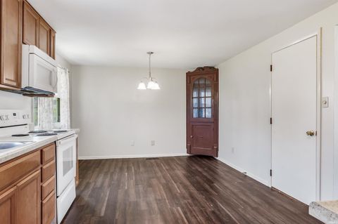 Tiny photo for 3234 Varsity Lane, Fort Wayne, IN 46805 (MLS # 202612316)