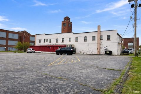 Photo of 2650 S Coliseum Boulevard, Fort Wayne, IN 46803 (MLS # 202611357)