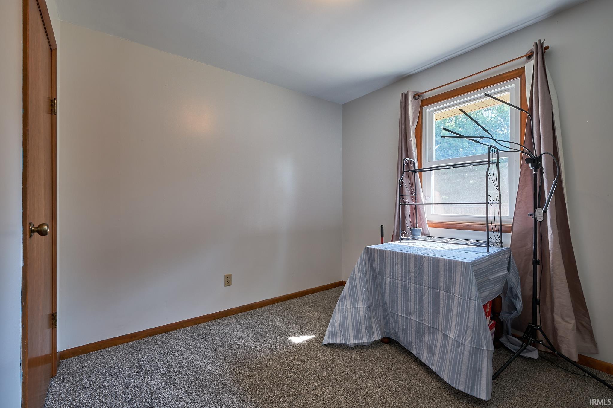 Kokomo, Indiana 46901, United States, 3 Bedrooms Bedrooms, ,3 BathroomsBathrooms,Residential,Active,194207