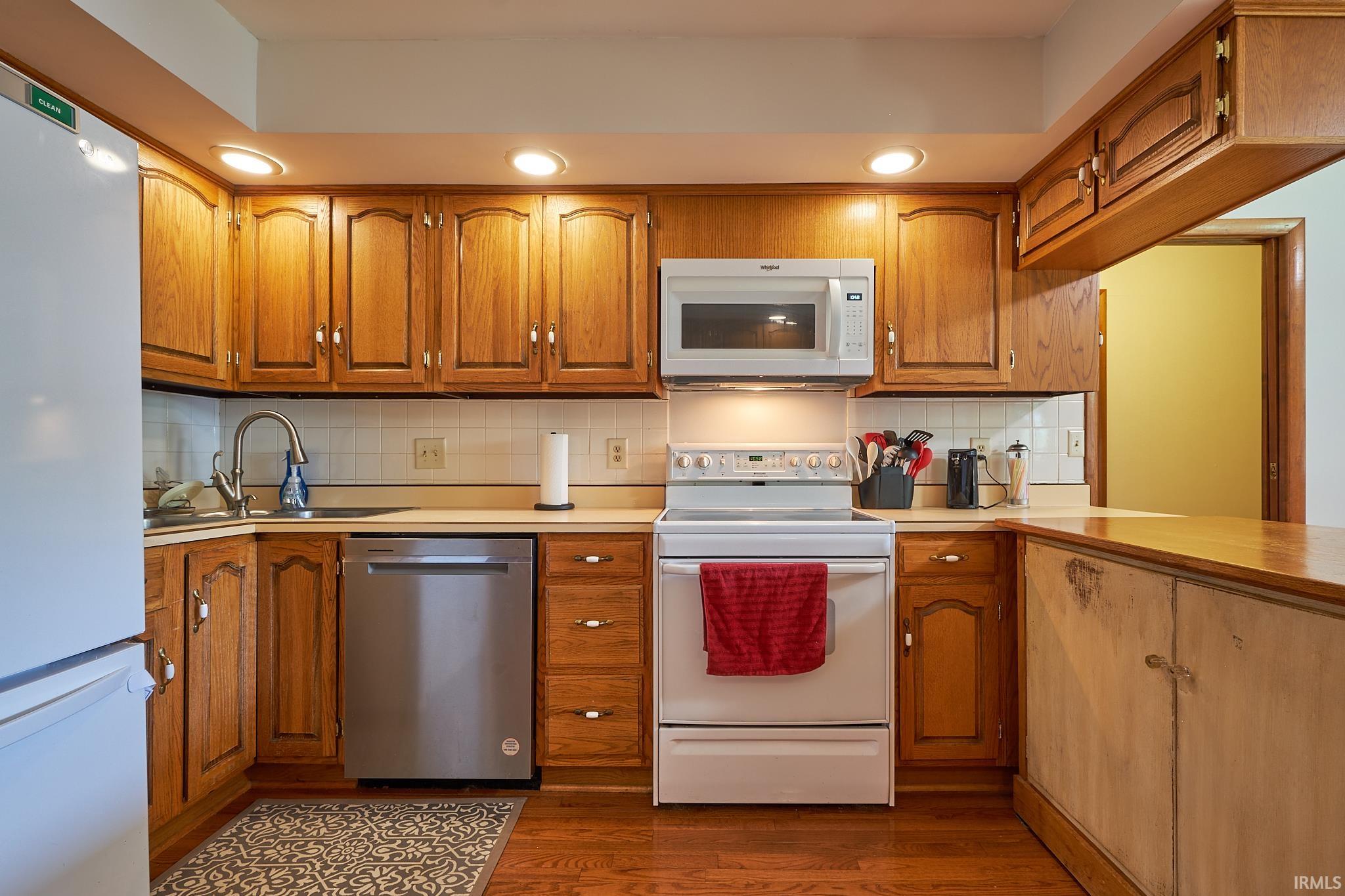 Kokomo, Indiana 46901, United States, 3 Bedrooms Bedrooms, ,3 BathroomsBathrooms,Residential,Active,194207