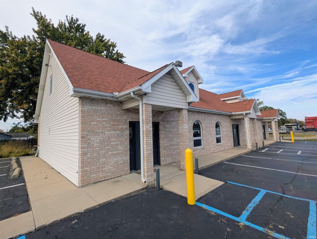 Photo of 306 S Baldwin Avenue, Marion, IN 46952 (MLS # 202545671)
