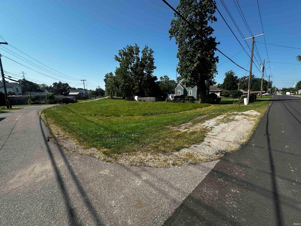 Photo of 119 blackford Avenue, Dunkirk, IN 47336 (MLS # 202639275)