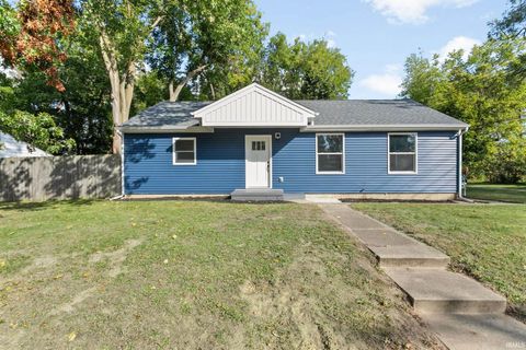 Photo of 416 W Lowell Avenue, Mishawaka, IN 46545 (MLS # 202540621)