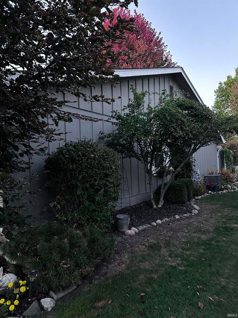 Tiny photo for 2804 ROCKFORD CT SO Circle #2804, Kokomo, IN 46902 (MLS # 202542385)