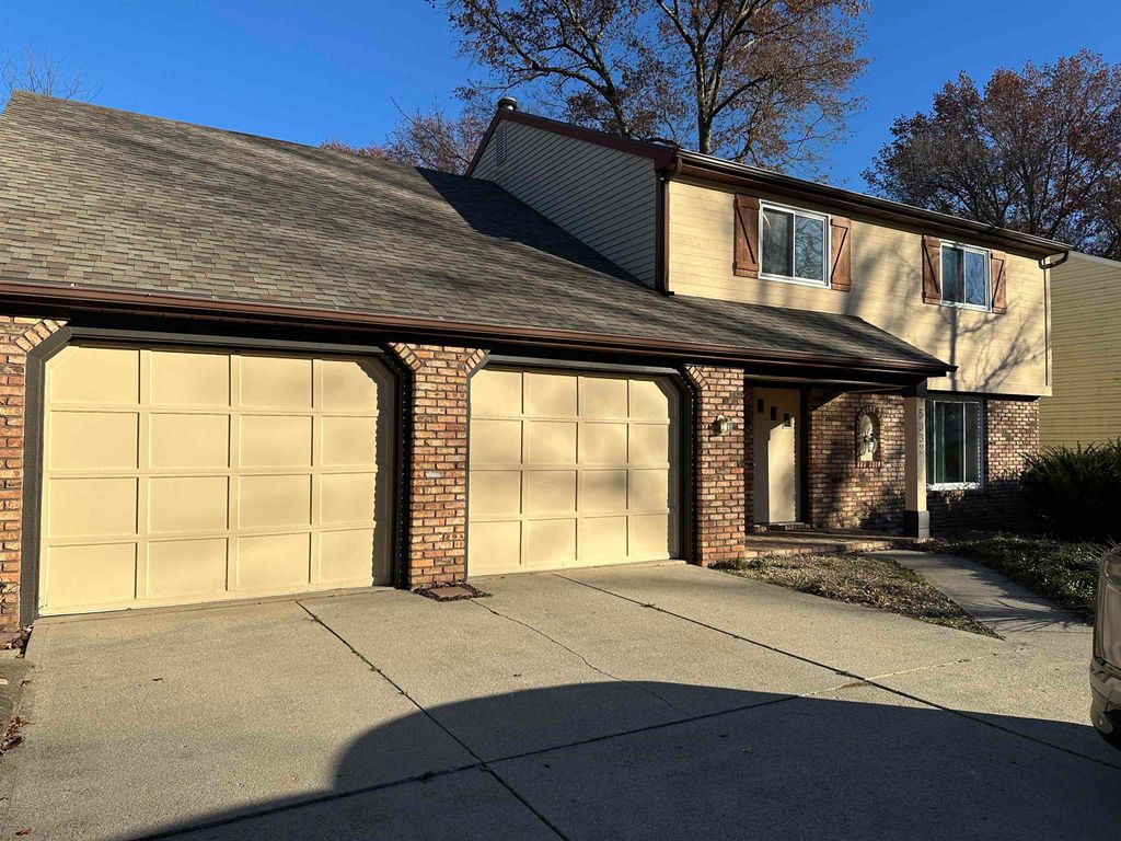 Photo of 5332 Hartford Drive, Fort Wayne, IN 46835 (MLS # 202548477)