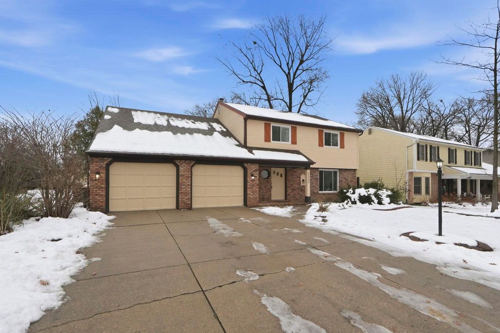 Photo of 5332 Hartford Drive, Fort Wayne, IN 46835 (MLS # 202548477)