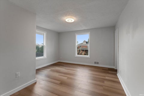 Tiny photo for 406 E Broadway Street, South Bend, IN 46601 (MLS # 202625679)