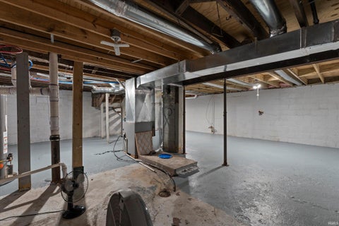 Tiny photo for 406 E Broadway Street, South Bend, IN 46601 (MLS # 202625679)