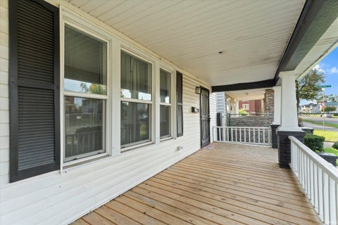 Tiny photo for 406 E Broadway Street, South Bend, IN 46601 (MLS # 202625679)