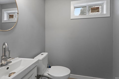 Tiny photo for 406 E Broadway Street, South Bend, IN 46601 (MLS # 202625679)