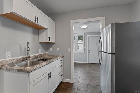 Tiny photo for 406 E Broadway Street, South Bend, IN 46601 (MLS # 202625679)