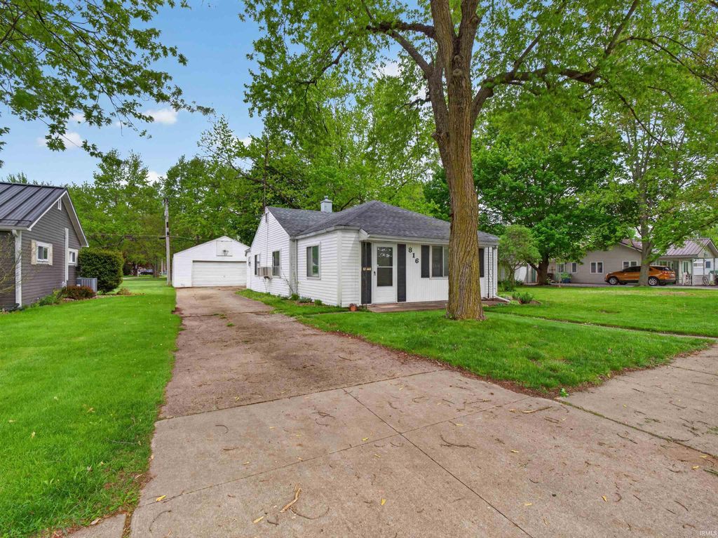 Photo of 816 W Ensley Avenue, Auburn, IN 46706 (MLS # 202615421)