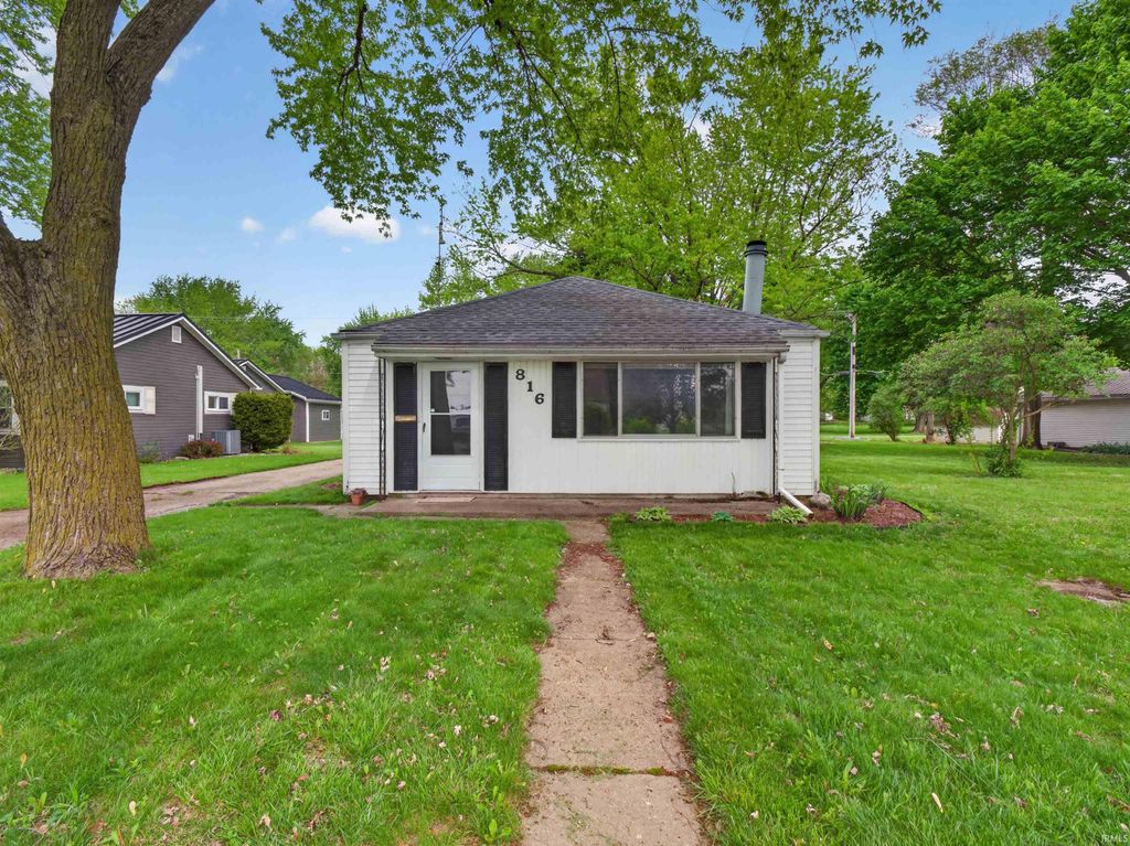 Photo of 816 W Ensley Avenue, Auburn, IN 46706 (MLS # 202615421)