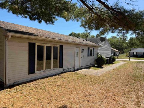 Photo of 3333 KENDALE Drive, Fort Wayne, IN 46835 (MLS # 202541077)