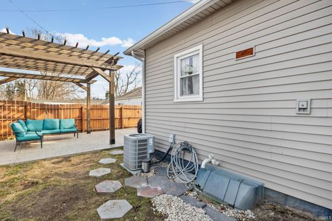 Tiny photo for 2818 Underwood Street, Lafayette, IN 47904 (MLS # 202606706)