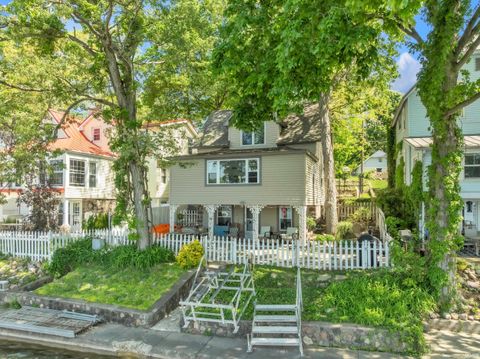 Photo for 472 Spring Beach Road