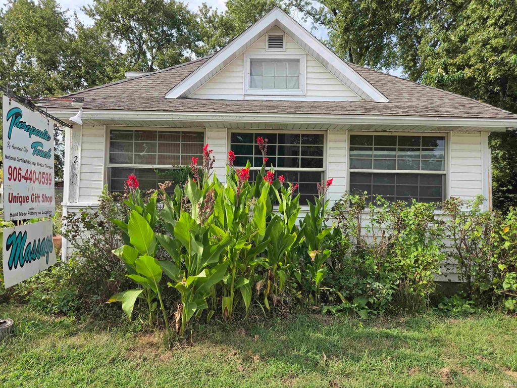 Photo of 5216 N State Road 67, Bruceville, IN 47516 (MLS # 202639067)