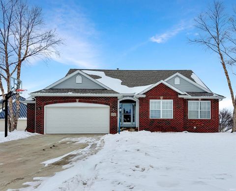 Photo of 1366 W Glenview Court, Columbia City, IN 46725 (MLS # 202605684)