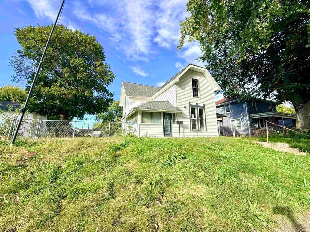 Photo of 1254 E Washington Street, Frankfort, IN 46041 (MLS # 202643109)