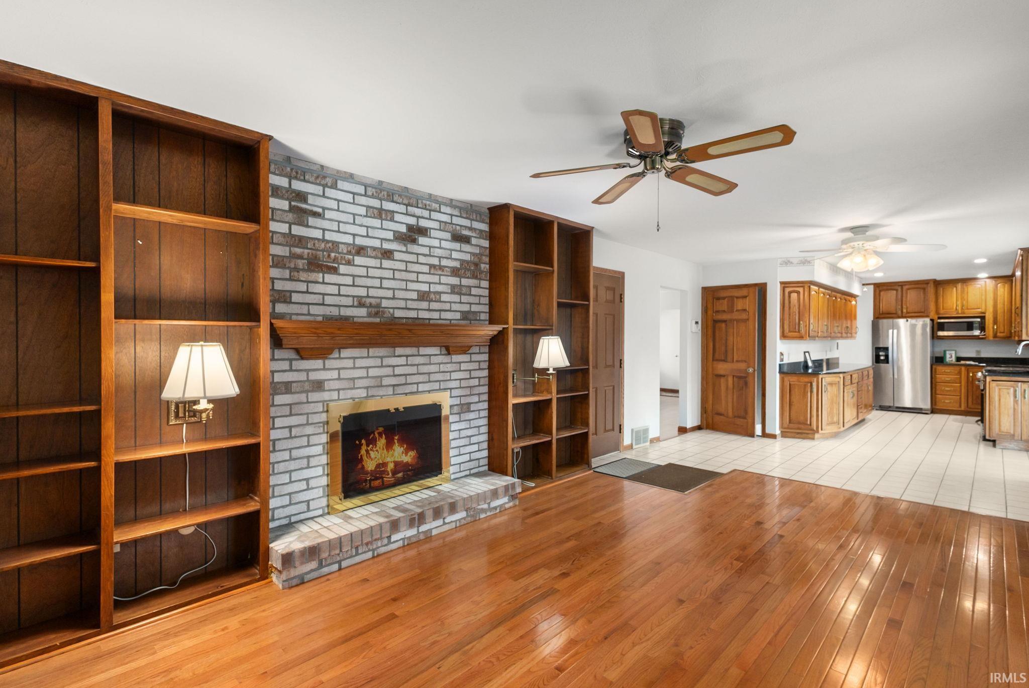 South Bend, Indiana 46614, United States, 3 Bedrooms Bedrooms, ,3 BathroomsBathrooms,Residential,Pending,8765