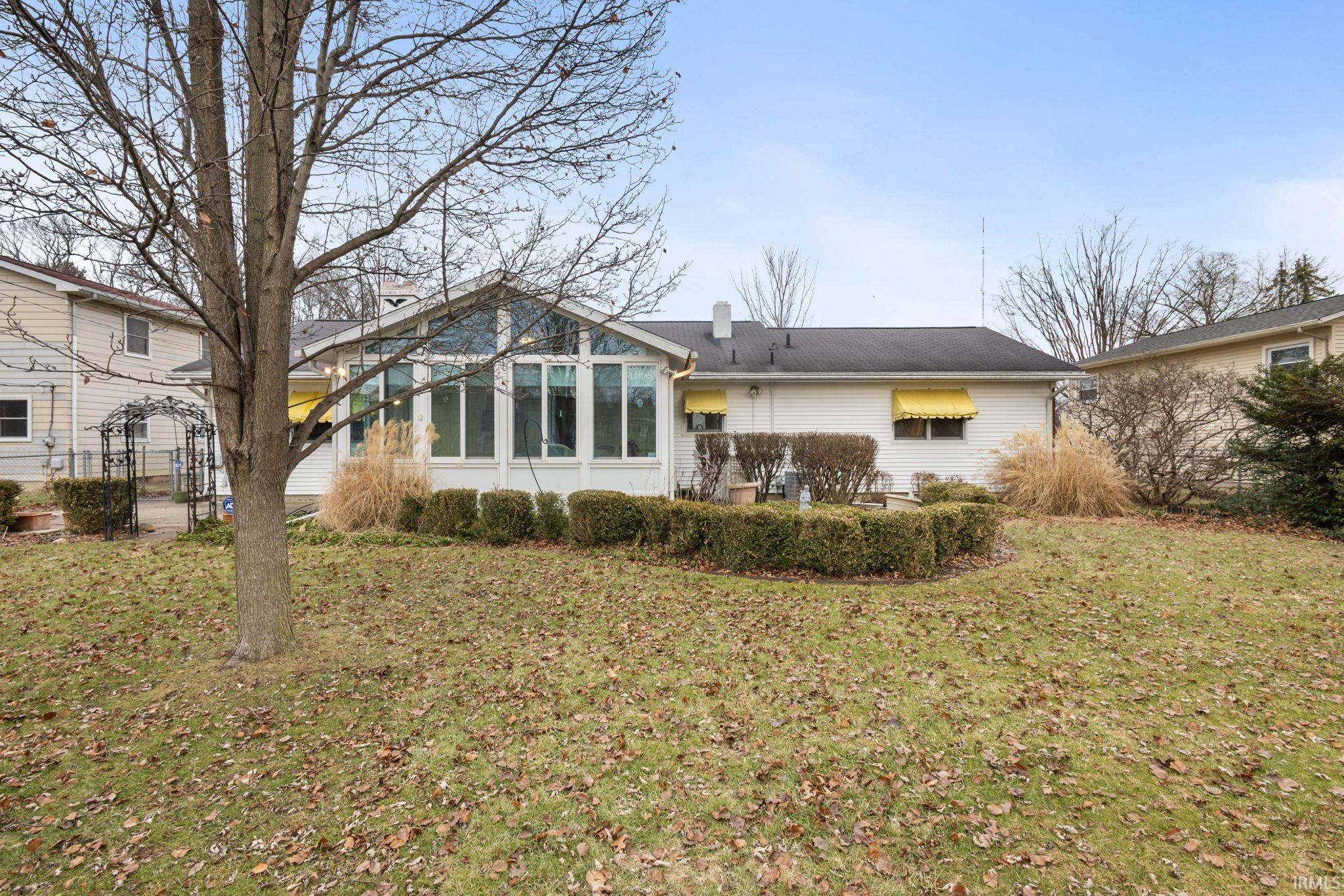 South Bend, Indiana 46614, United States, 3 Bedrooms Bedrooms, ,3 BathroomsBathrooms,Residential,Pending,8765