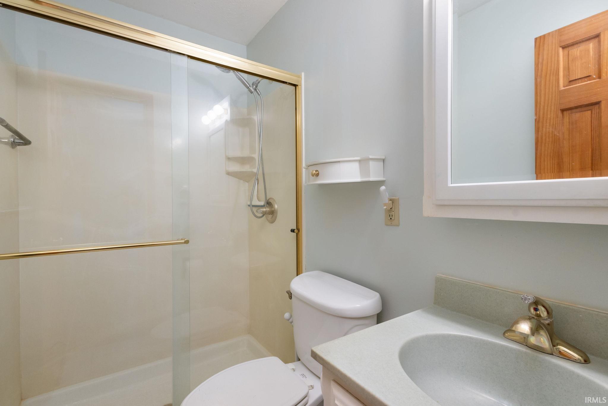 South Bend, Indiana 46614, United States, 3 Bedrooms Bedrooms, ,3 BathroomsBathrooms,Residential,Pending,8765